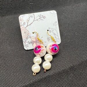 NWT 925 gold plated handmade Unique Pearl and Eye Drop Earrings